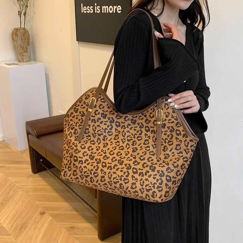 PU Stitching Womens Tote Bag Leopard Pattern Zipper Fashion Shoulder Bag Large Capacity Simple Handbag 250102
