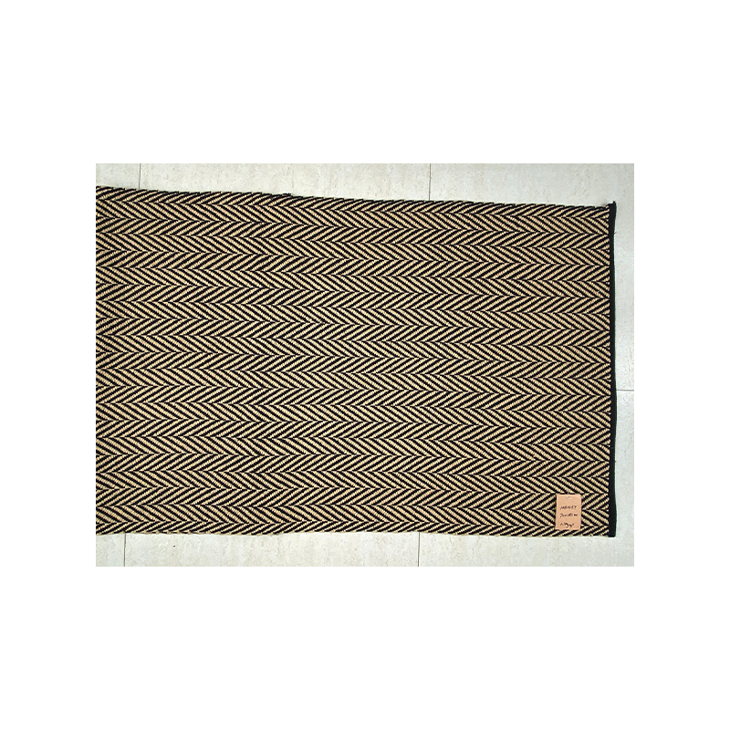 Handcrafted Cotton Area Rug with Durable Structure and Water-Resistant Finish for Sophisticated Spaces