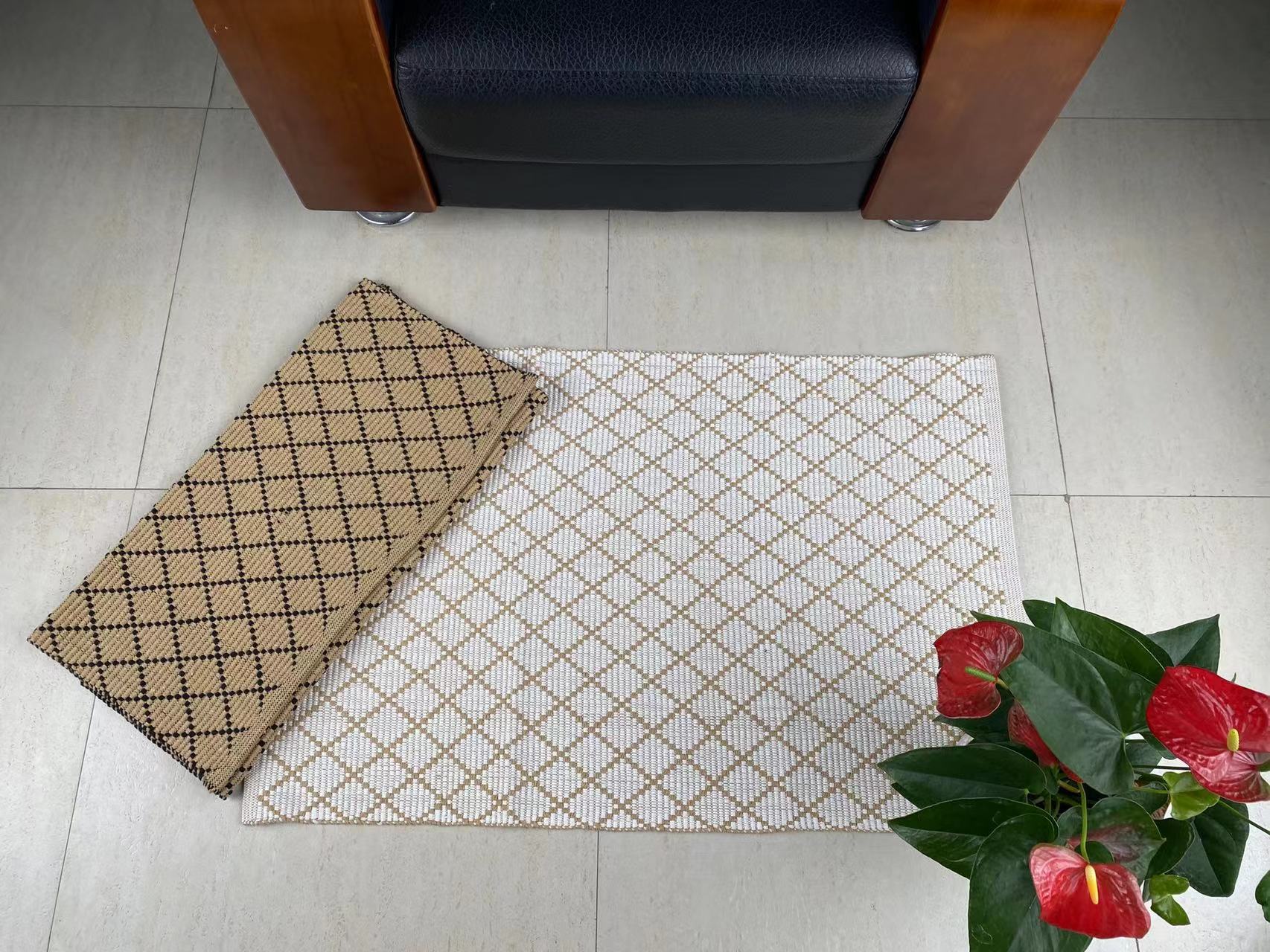 Handcrafted Cotton Rug - Durable & Highly Absorbent Floor Covering for Modern Interiors