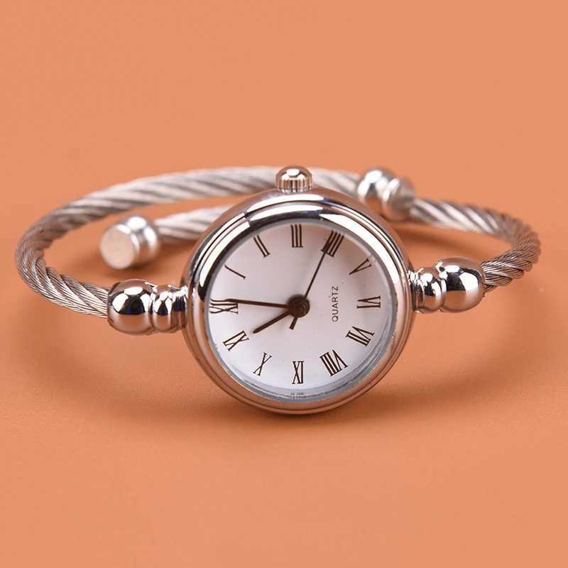 1 silver bracelet womens fashion bracelet quartz student W250104