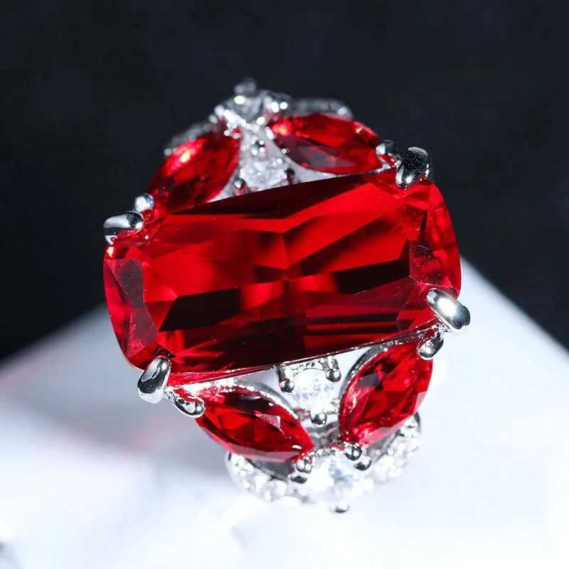 Fashion Female Real 925 Sterling Silver Jewelry Ring Have Stamp AAA Big Red CZ Stone Wedding Rings for Women PartyXJ250104