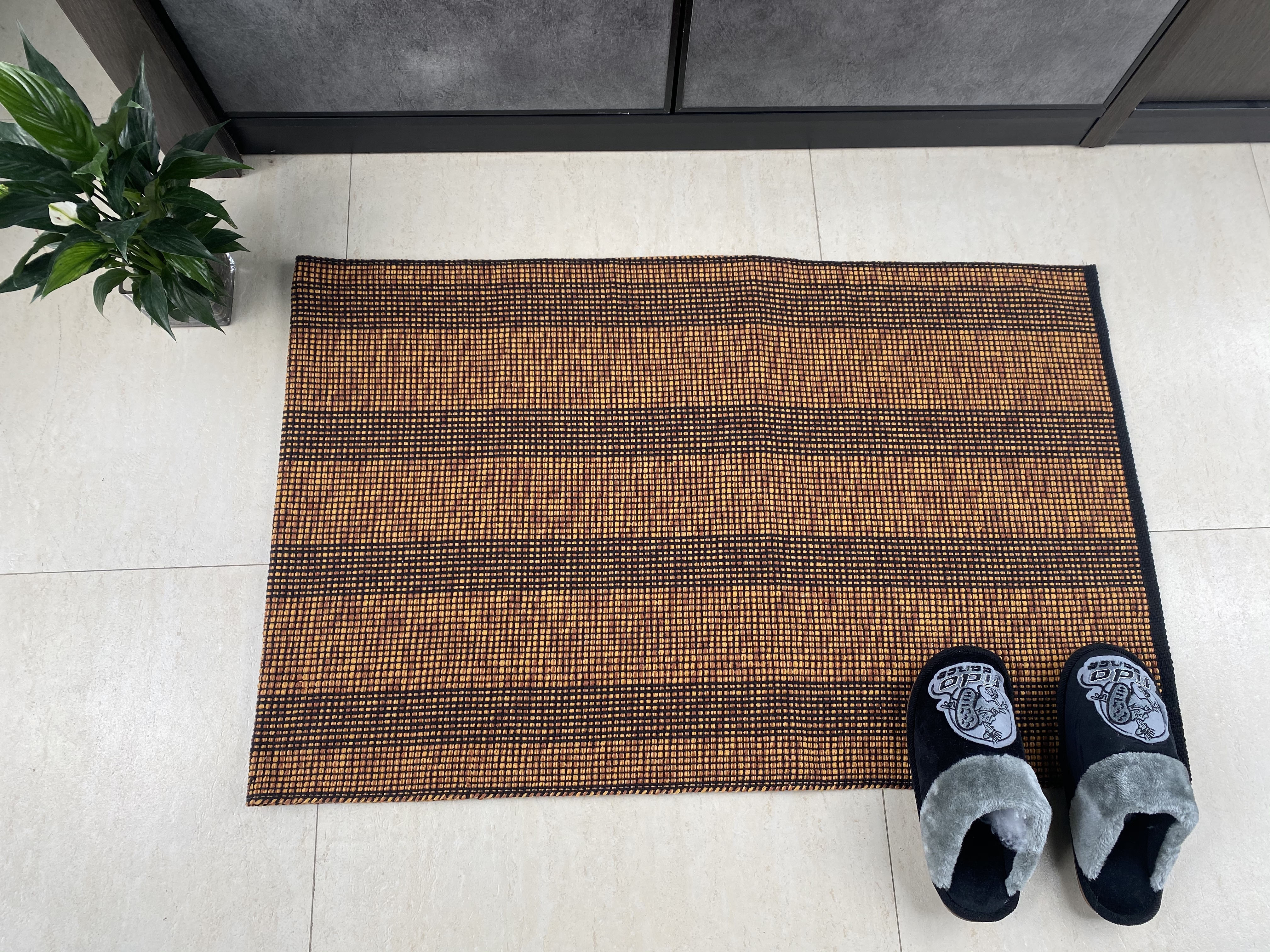 Premium Handmade Cotton Carpets Robust Build and Hygienic Finish for Contemporary Homes