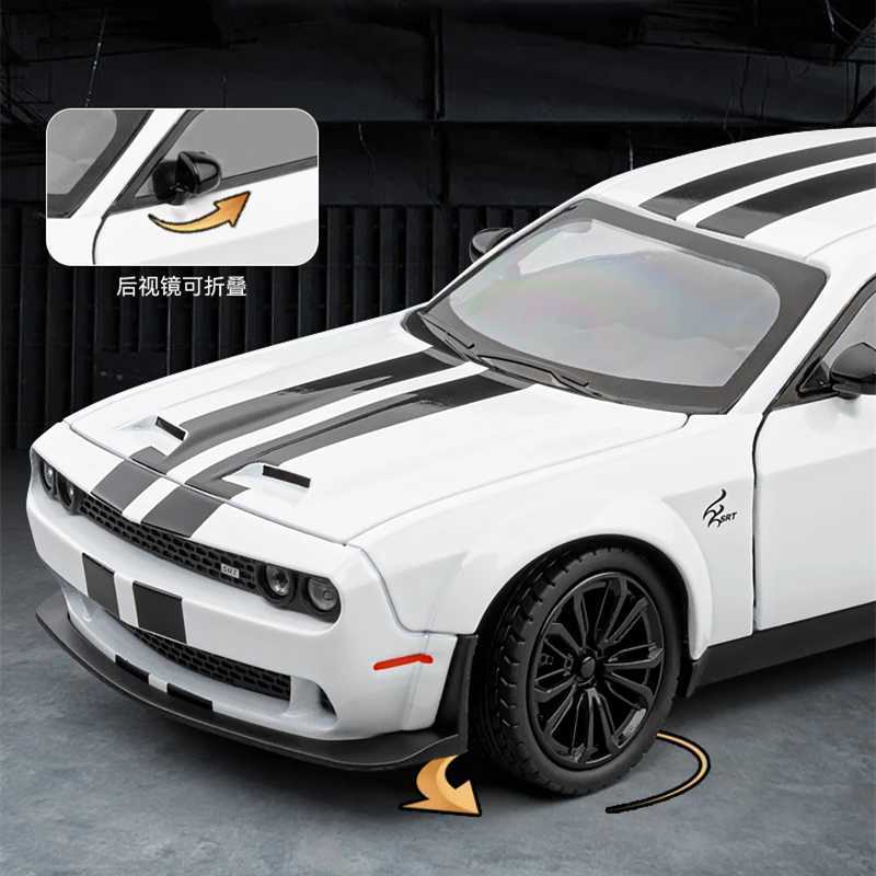 Diecast Model Cars 1 24 Dodge Challenger SRT Hellcat Alloy Muscle Car Model Diecasts Metal Sports Car Model Sound Light Childrens Toy Gift CL250104