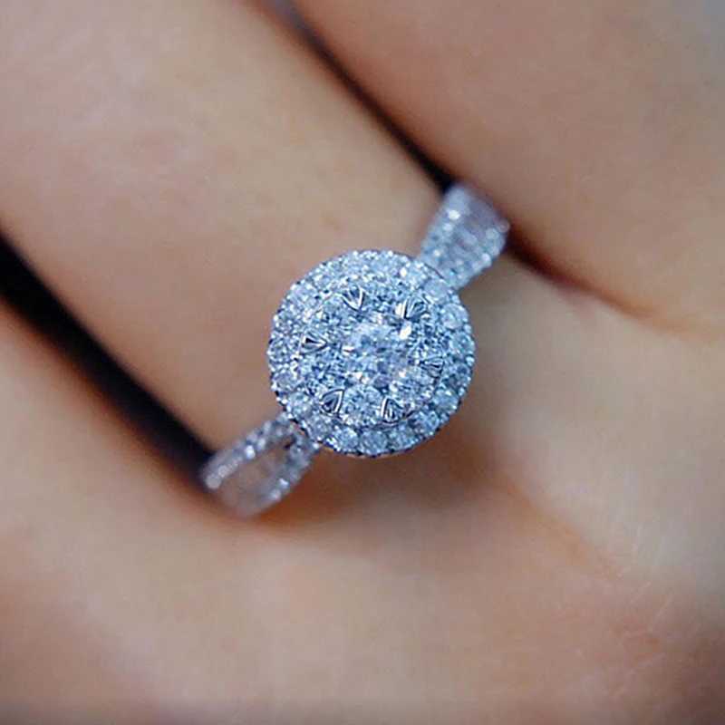 Huitan Elegant La Luxury Ring Bridal Wedding Band with Brilliant Zirconia Graceful Gorgeous Finger Accories for EngagementXJ250104