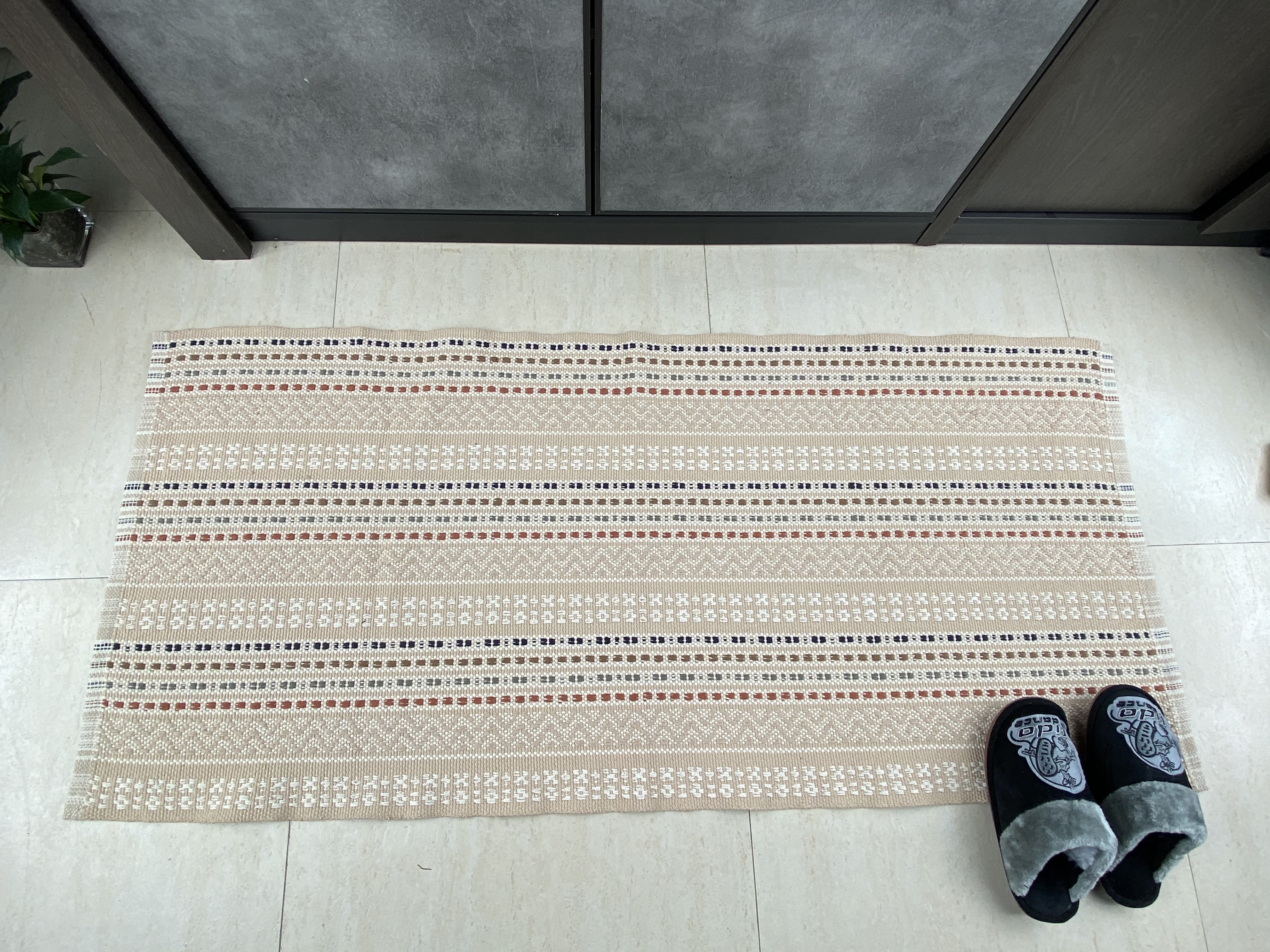 Elegant Cotton Carpet - Premium Quality Handwoven Floor Decor for Home Interiors