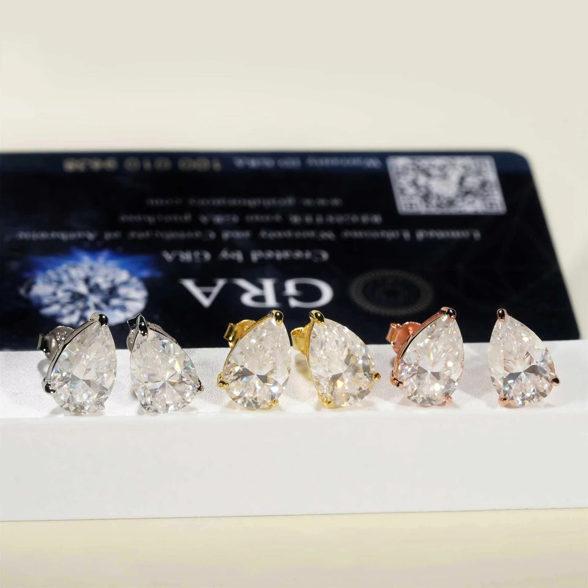 jewelry lady gift 14K gold pear cut moissanite Stud earrings