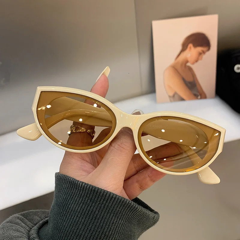 Highend Trend UV Resistant Sunglasses Vintage Cat Eye Small Frame Men Women Sun Protection and Driving 241228