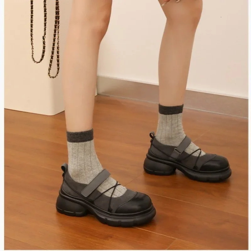 High Quality Thick Sole Matching Color Light Mouth Fashion All Comfortable Non-slip Breathable Wear-resistant Single Shoes Women 250103