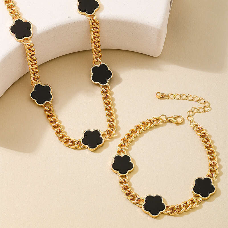 1 of fashionable, charming elegant banquet style metal chain, five leaf grass women's necklace, bracelet and jewelry set
