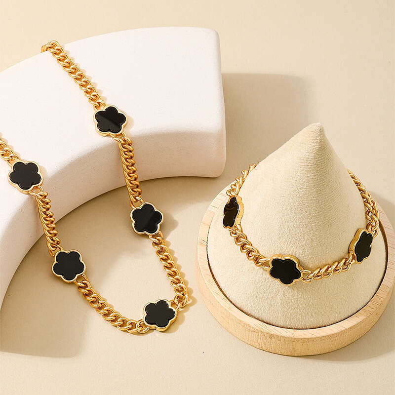 1 of fashionable, charming elegant banquet style metal chain, five leaf grass women's necklace, bracelet and jewelry set