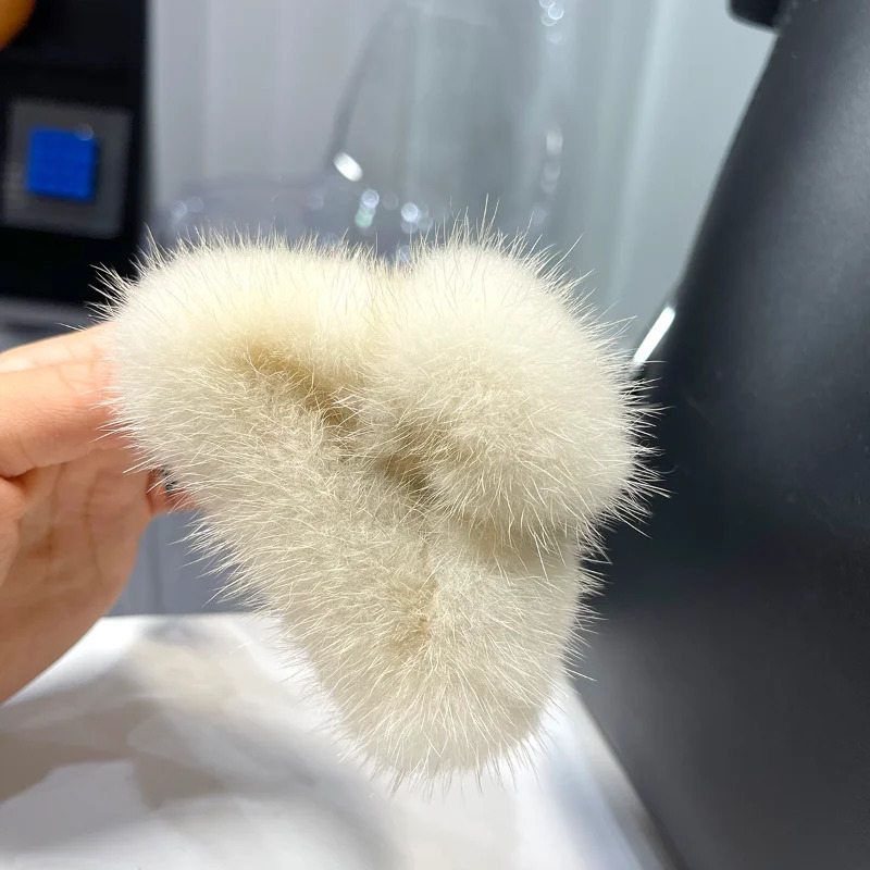 1 Real Mink Fur Metal Hair Claws Hair Clip Wearing Shark Clip Hair Crab Suitable for Girls Korean Hair Accessories Bow 250102