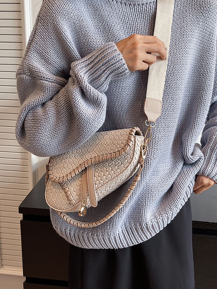 Retro Niche Women's Autumn And Winter New Light Fashion Woven One-Shoulder Saddle Bag High-End Broadband Messenger Ba