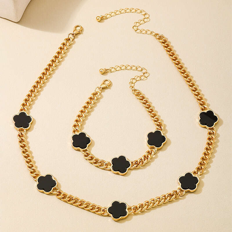 1 of fashionable, charming elegant banquet style metal chain, five leaf grass women's necklace, bracelet and jewelry set