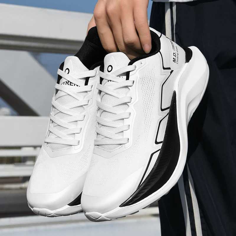 Step into Style Embrace Comfort and Casual Sophistication with Our Trendsetting Fashion Running ShoesC250304