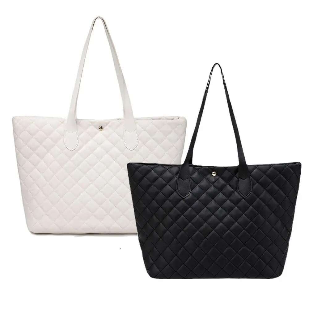 Large Capacity Leather Handbag Fashionable Black/white Button Mom Bag Women's Handbag