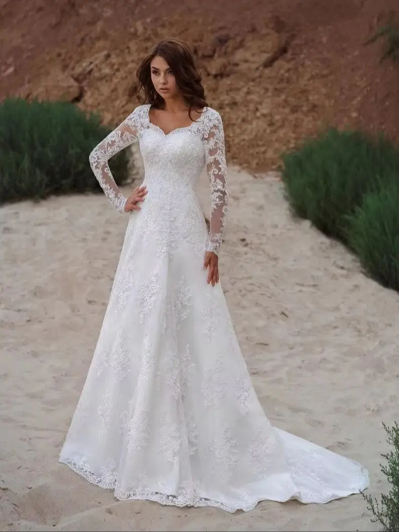 Beach Lace Wedding Dresses Long Sleeves Open Back A-Line Ivory Bridal Gowns Appliques Court Train Bohemian Bride Dress 2025
