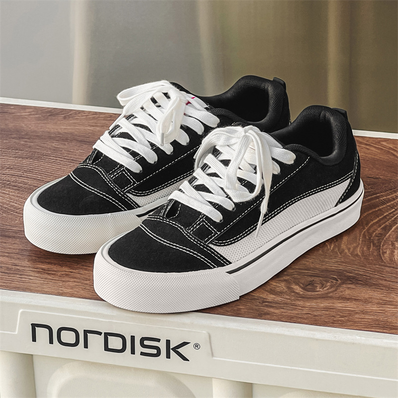 Free shipping new designer casual shoes womens mens sneakers Low cut canvas shoes outdoor sports women men skate trainers