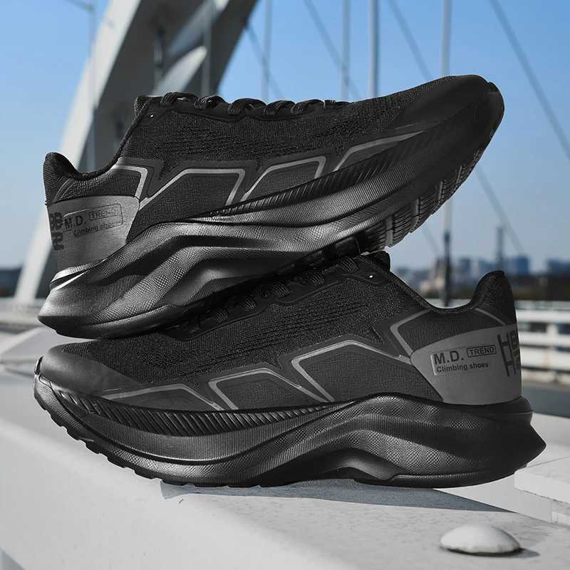 Step into Style Embrace Comfort and Casual Sophistication with Our Trendsetting Fashion Running ShoesC250304