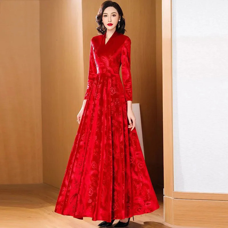 Spring 2025 gold velvet womens long sleeved dress high-end red plush jacquard long dress womens elegant dress 4XL 250103
