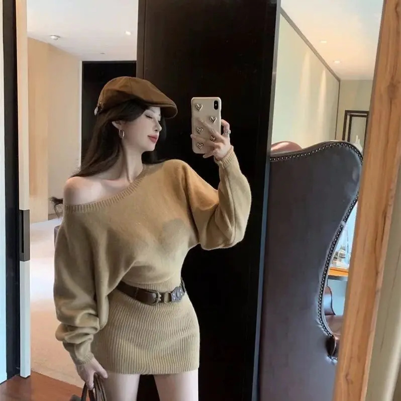 Winter Advanced Personality Offshoulder Knitted Khaki Sweater Dress Womens Temperament Waist Slimming Elastic Skirt Short Skirt 250102
