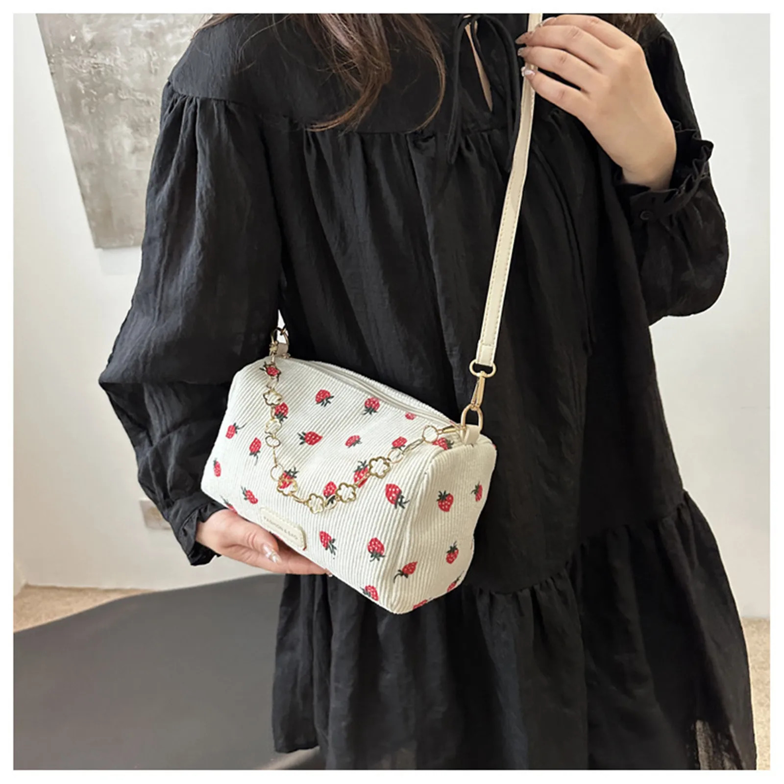 Strawberry Printed Crossbody Mini Bags Corduroy Fresh Ins Style Underarm Bag Refined Female Student Travel Shoulder 241226