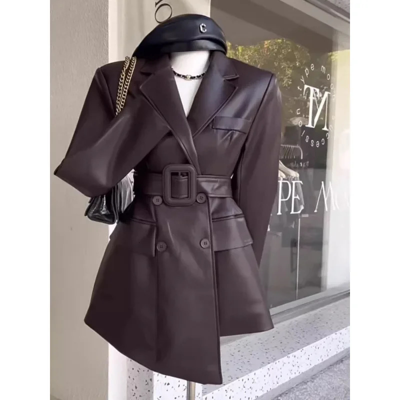 Vintage Medium-Length Coffee Color Leather Jacket For Women Autumn Trendy Slimming Waist-Fitted V-Neck Leather Coat 250102