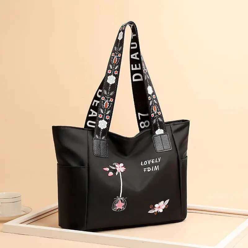 2025 New Embroidered Women's Handbag Nylon Waterproof Casual Handbag Shopping Bag Large Capacity Women's Shoulder Bag