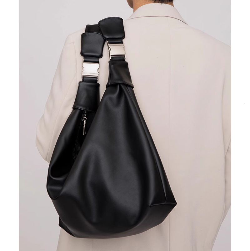 2024 New Mens Dumpg Bags Shoulder Strap Handbags Woman Backpack Soft Solid Color Men's Crossbody Bag Man Unisex Sg