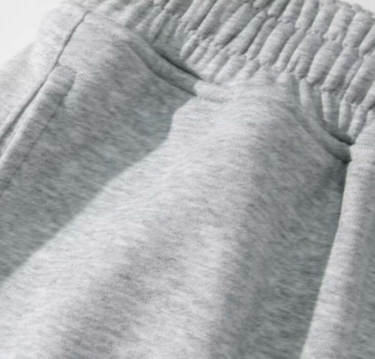 Classic sports shorts for men and women beach shorts outdoor casual loose sports shorts