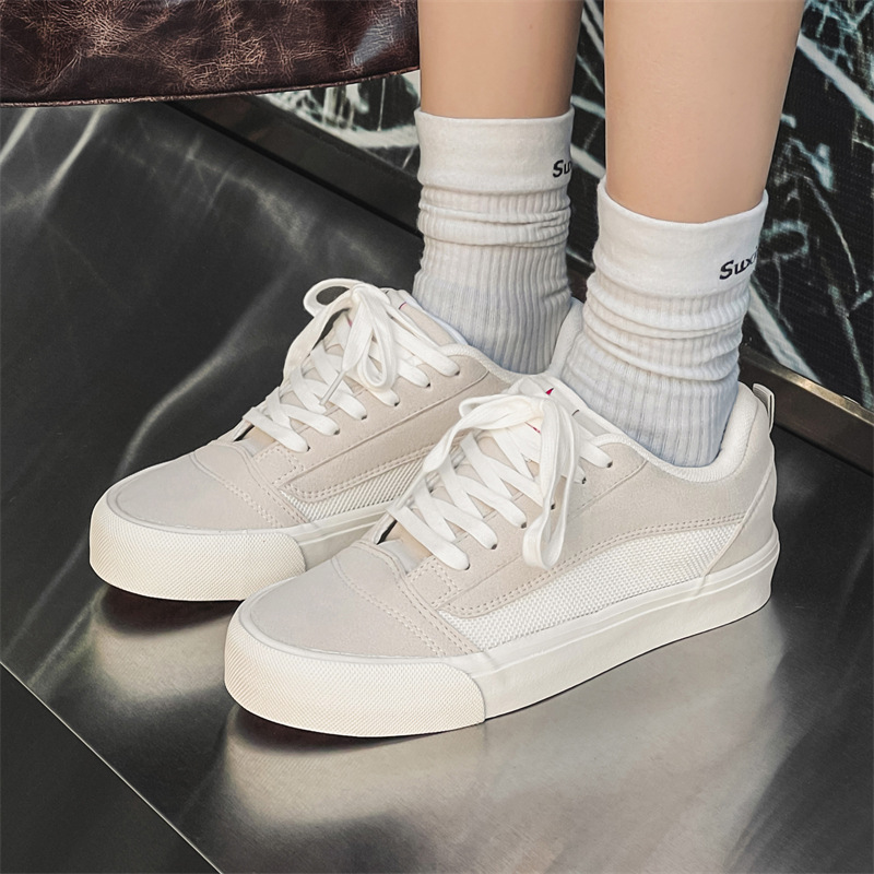 Free shipping new designer casual shoes womens mens sneakers Low cut canvas shoes outdoor sports women men skate trainers