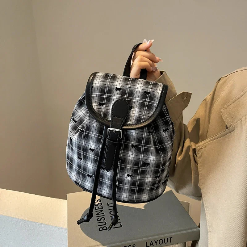 Fashion Retro Oxford Backpack Womens Mini Plaid Bow Heart Embroidery Backpacks Y2K Cute Versatile Small Zipper Shoulder Bag 250102