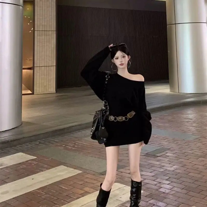 Winter Advanced Personality Offshoulder Knitted Khaki Sweater Dress Womens Temperament Waist Slimming Elastic Skirt Short Skirt 250102