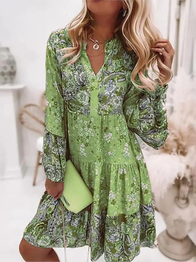 Womens floral print midi dress elegant pleated flame sleeve casual dress womens V-neck loose bohemian beach holiday dress 250103