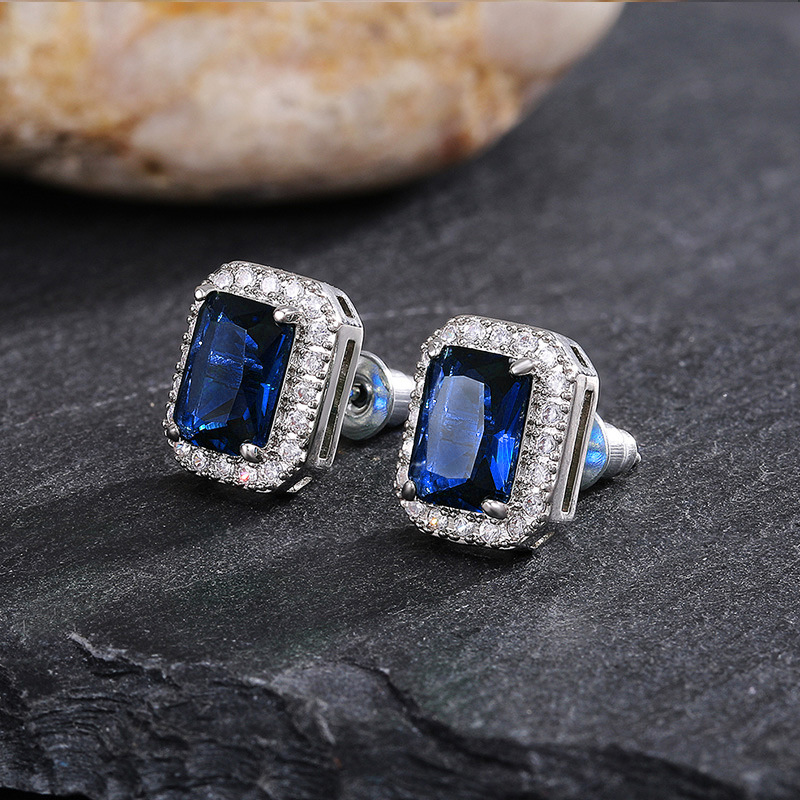 Handmade Sparkling Stud Earrings Luxury Jewelry 925 Sterling Silver Princess Cut Emerald Zircon CZ Diamond Party Elegant Women Wedding Earring Gift