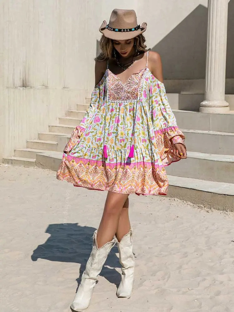 Bohemian inspired printed synthetic silk mini Bohemian dress suitable for womens shoulders V-neck half sleeved Bohemian beach summer dress 250103