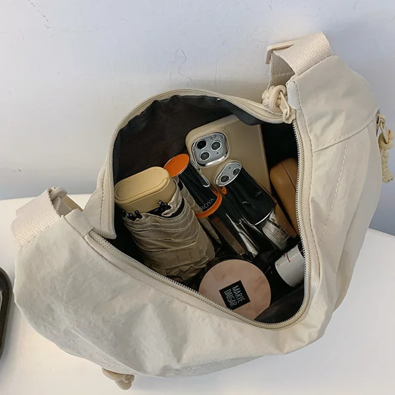 Fashionable and minimalist Korean version dumpling bag this year highquality shoulder large capacity tote cr 241226Z