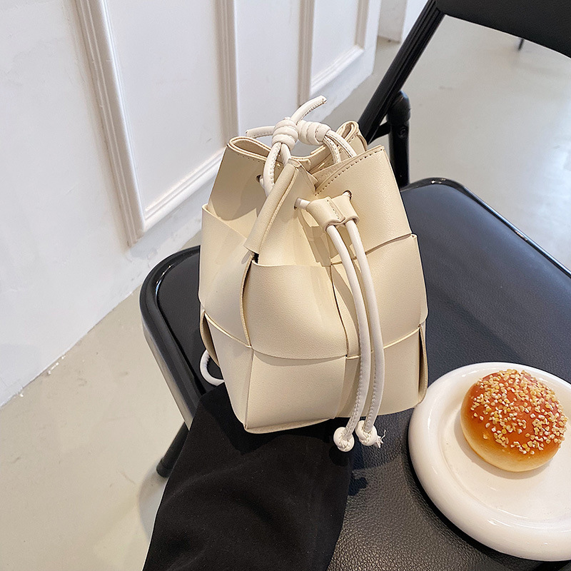 Fashion Weaving Bucket For Women 2022 Designer Crossbody Shoulder Soft Pu Leather Ladies Sg Bags