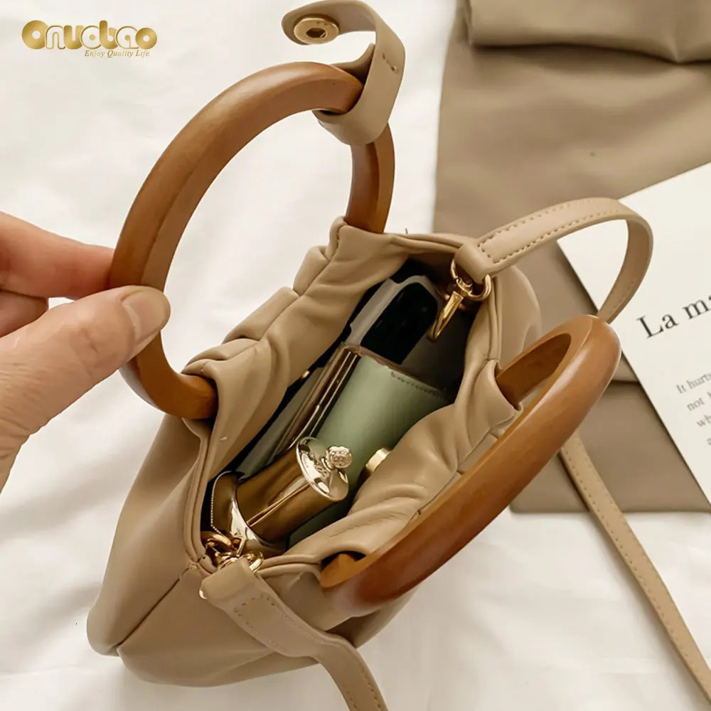 Cloud Bag for Women Fashion Pleated Small Bag Wooden Handle Simple Tote Bags for Ladies 241231