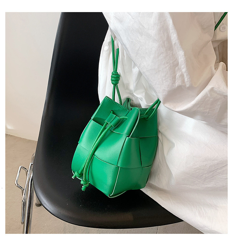 Fashion Weaving Bucket For Women 2022 Designer Crossbody Shoulder Soft Pu Leather Ladies Sg Bags