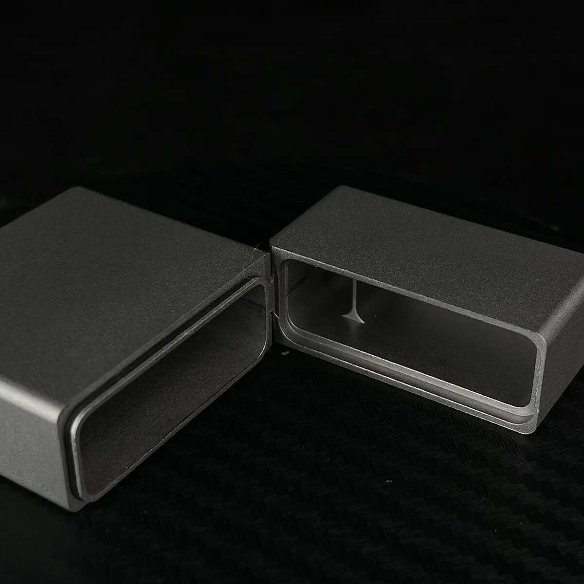Titanium Shell Fuel Kerosene Square Head Thickened Sealed Waterproormor Windproof Retro Men Gasoe Lighter