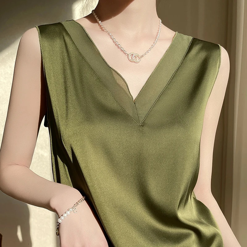 Strap Top Women Halter V Neck Basic White Cami Sleeveless Satin Silk Tank Tops WomenS Summer Camisole 250103