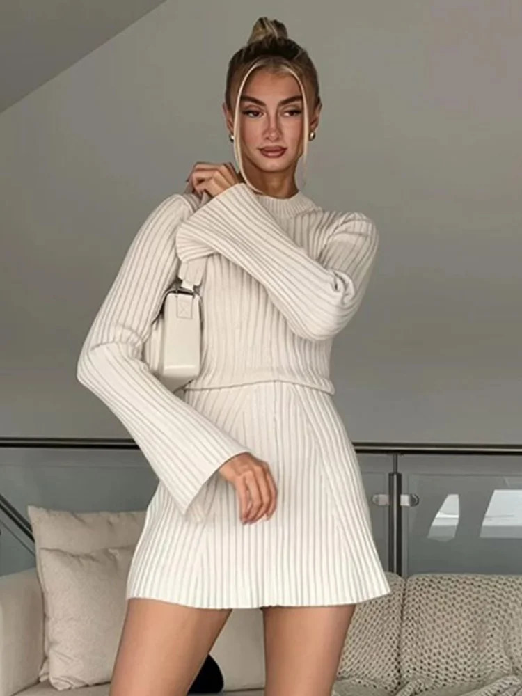 Women Solid Ribbed Pattern Knitted A-line Dress Women Fashion O-neck Flare Sleeve Mini Dresses Autumn Lady High Streetwear 250102