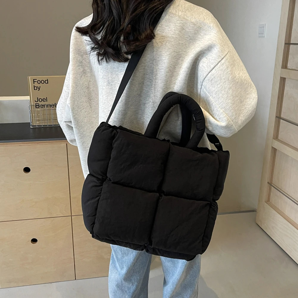 Women Puffer Shoulder Bag Large Capacity Simple Shopping Bag Solid Color Fashion Messenger Bags Adjustable Strap Padded Handbags 250102