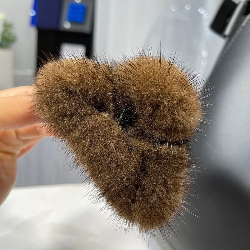 1 Real Mink Fur Metal Hair Claws Hair Clip Wearing Shark Clip Hair Crab Suitable for Girls Korean Hair Accessories Bow 250102