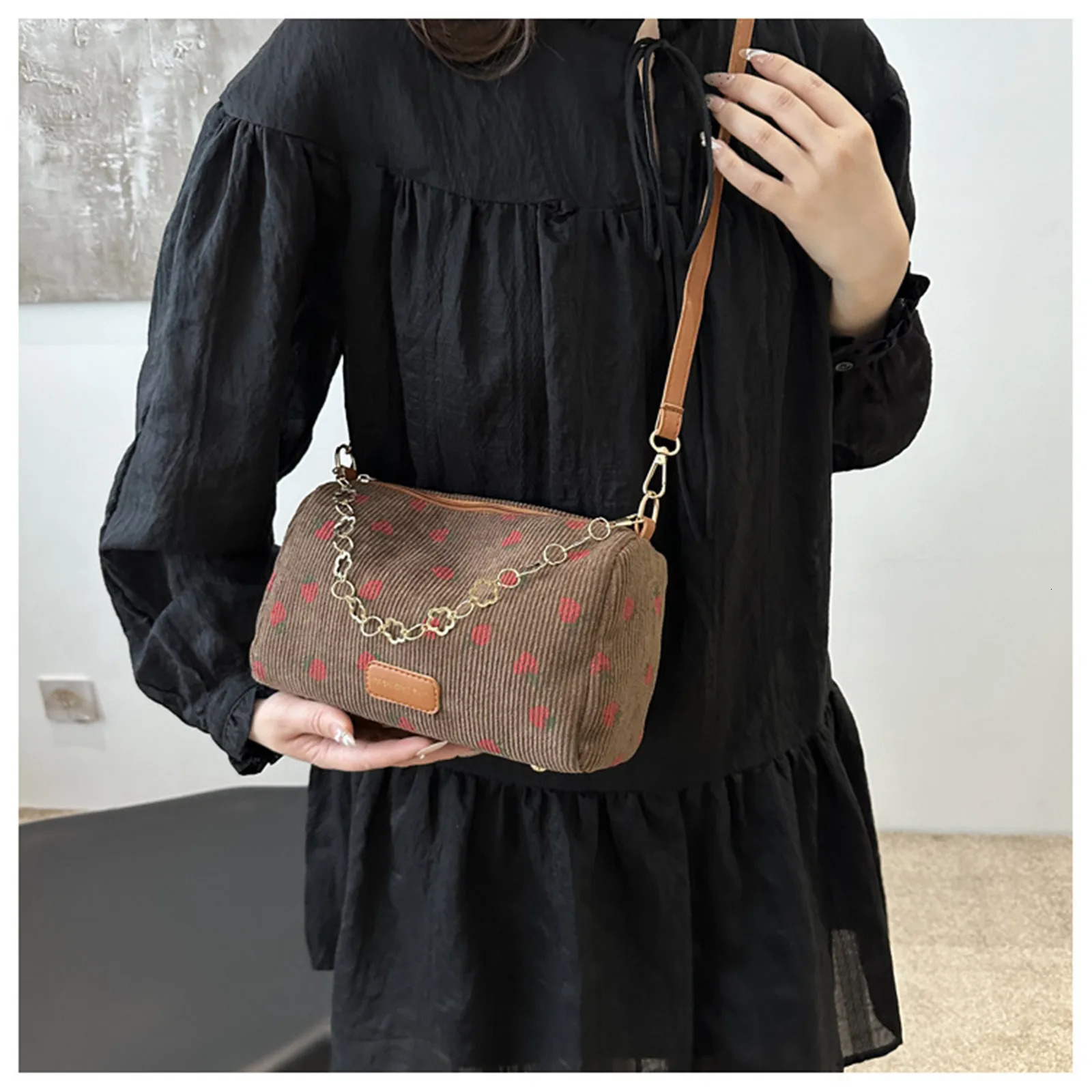 Strawberry Printed Crossbody Mini Bags Corduroy Fresh Ins Style Underarm Bag Refined Female Student Travel Shoulder 241226