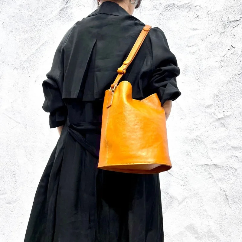 Vintage Cowhide Genuine Leather Bucket Bag Single Shoulder Crossbody Straps Adjustable Handbags Fashion Solid Purses