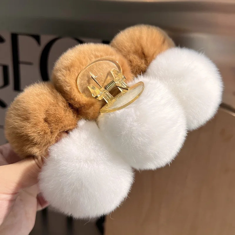 Autumn/Winter Plush Clip Shark Clip Hair Clip Wearing on Big Back True Rex Rabbit Fur Ball Clip 250102