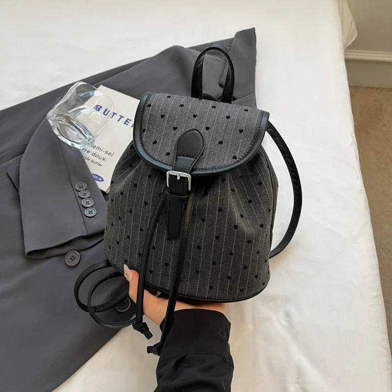 Fashion Retro Oxford Backpack Womens Mini Plaid Bow Heart Embroidery Backpacks Y2K Cute Versatile Small Zipper Shoulder Bag 250102