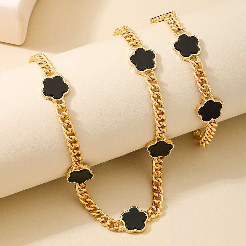 1 of fashionable, charming elegant banquet style metal chain, five leaf grass women's necklace, bracelet and jewelry set