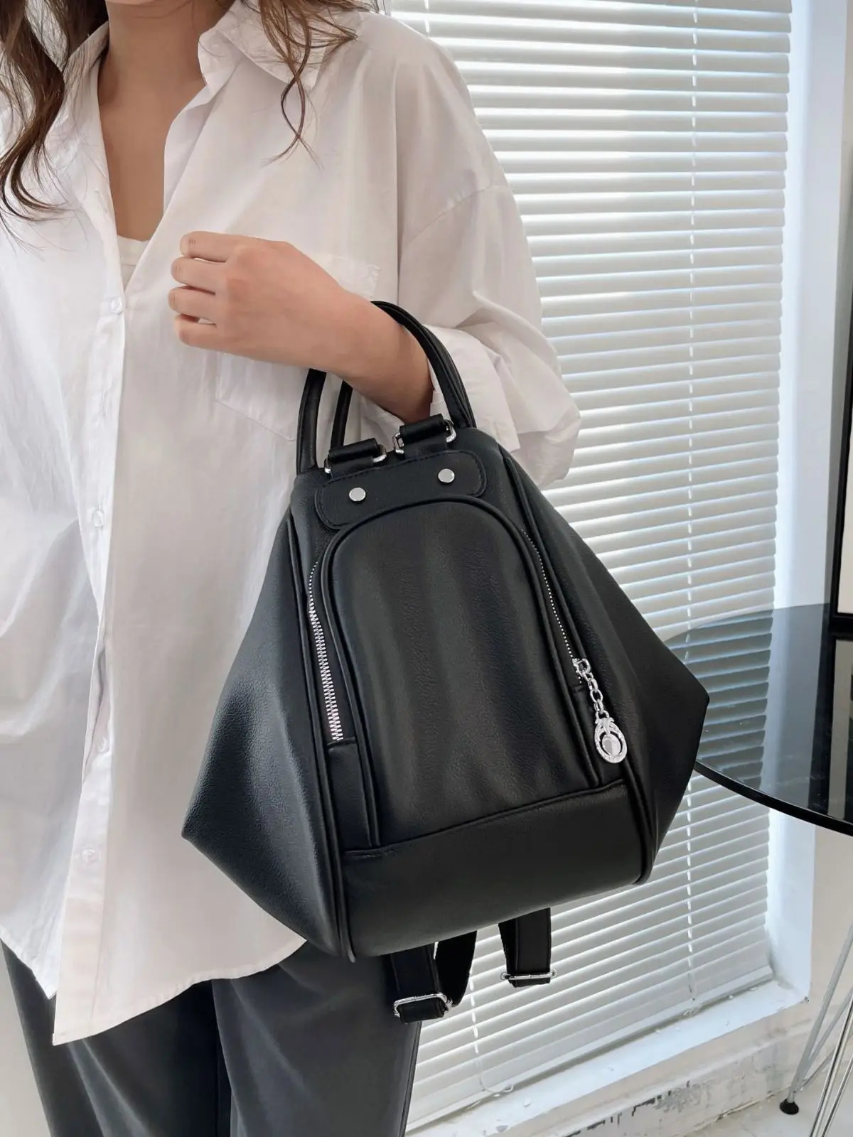Casual Soft Leather Women Backpacks Fashion Solid Color Zipper Student Schoolbags Portable Travel Backpack 250102